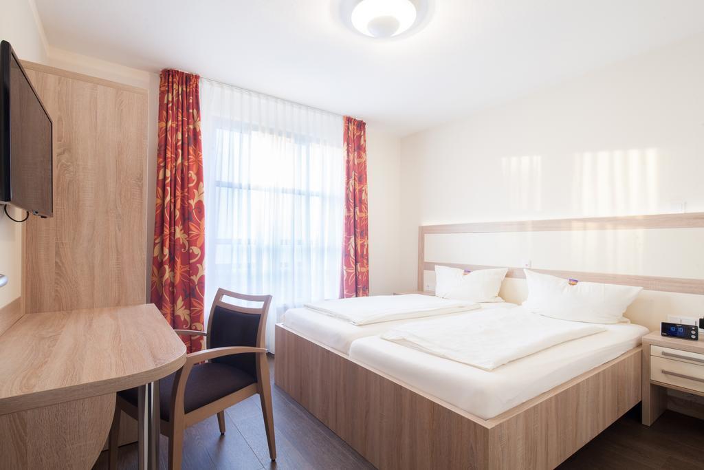 Gda Hotel Am Schlosspark باد هومبرغ فور دير هوه الغرفة الصورة