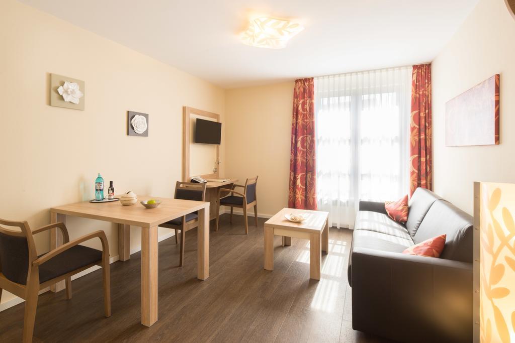 Gda Hotel Am Schlosspark باد هومبرغ فور دير هوه المظهر الخارجي الصورة