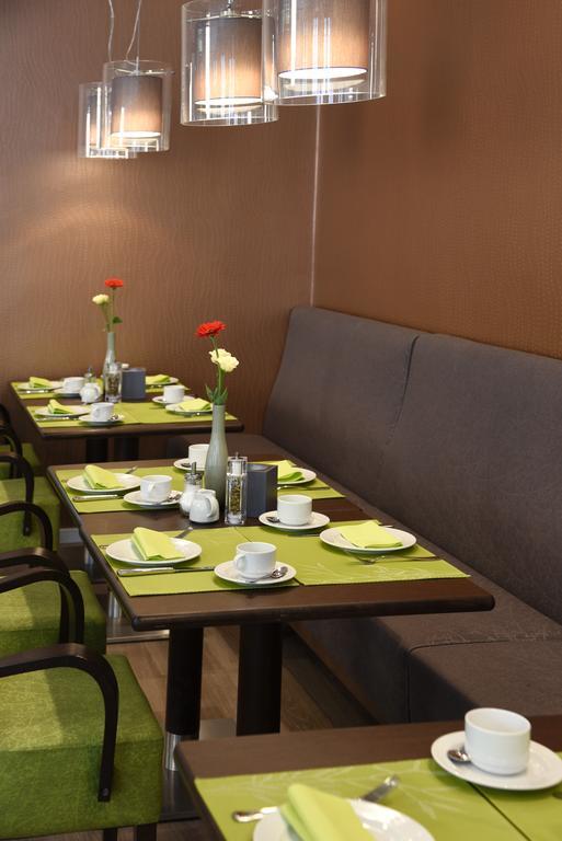 Gda Hotel Am Schlosspark باد هومبرغ فور دير هوه المظهر الخارجي الصورة